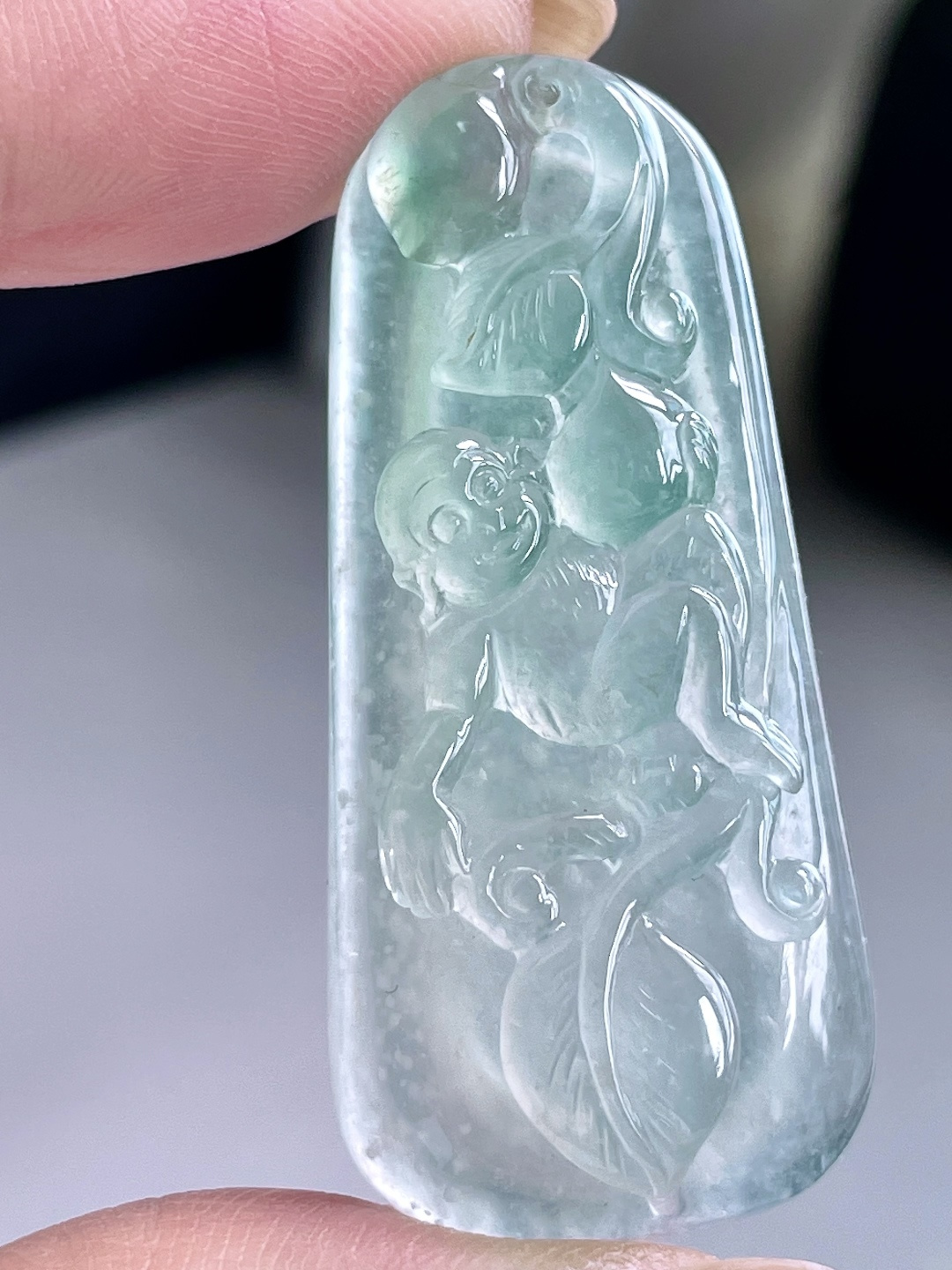 冰晴水寿桃灵猴献瑞吊坠, 性比高, 厚装, 尺寸44-20.4-7.4, 重量13.6克