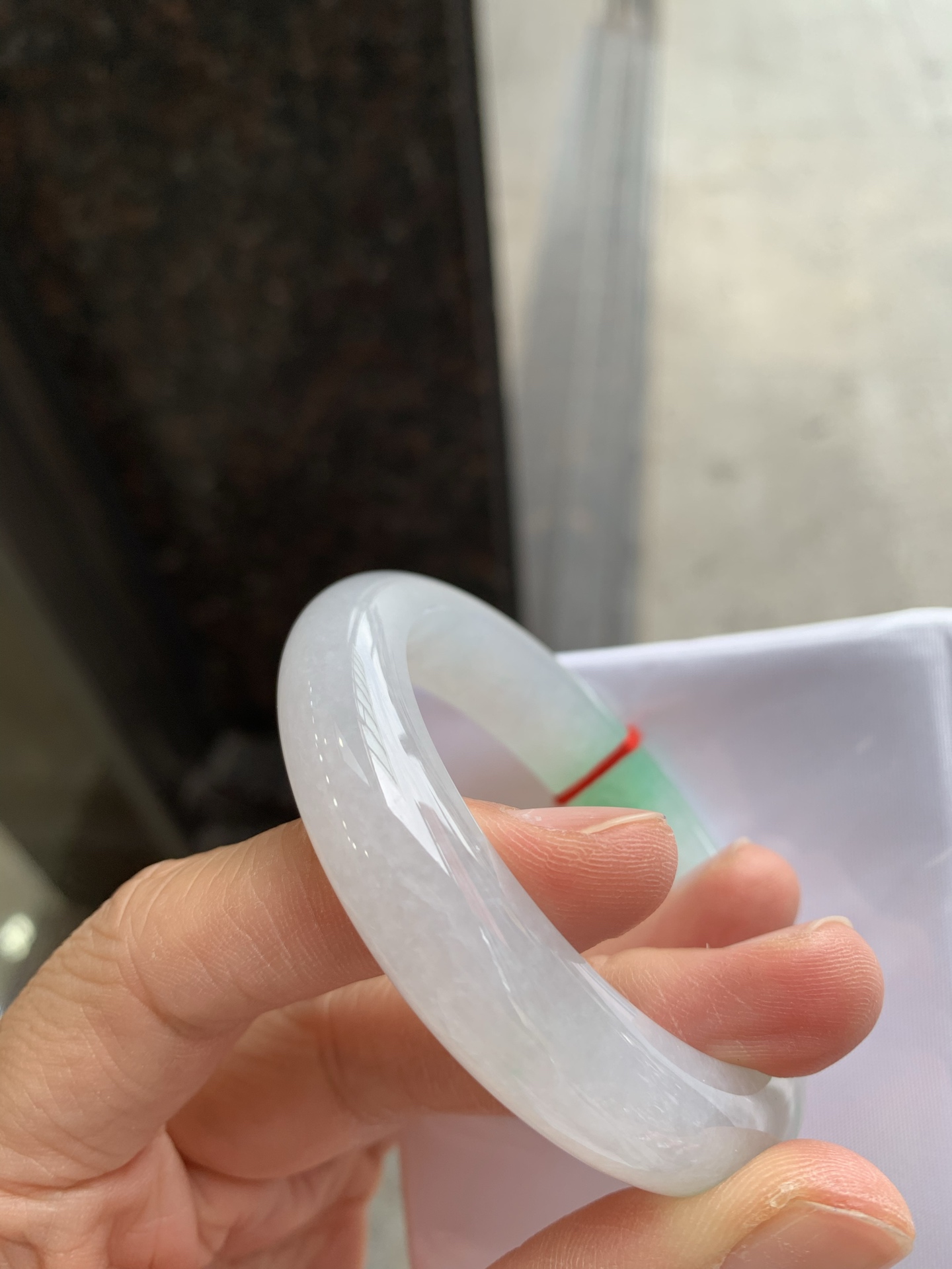 贵妃冰飘绿，微细纹，色清爽