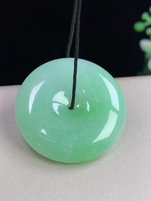 飘绿平安扣，无裂，尺寸25.5-5.7mm，J02yja
