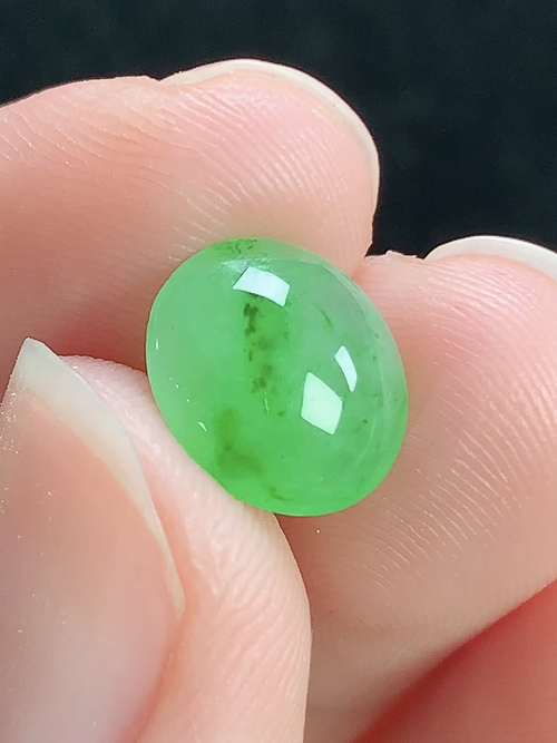 冰飘辣绿蛋面，尺寸9.9-8.4-3.3mm，J02yja