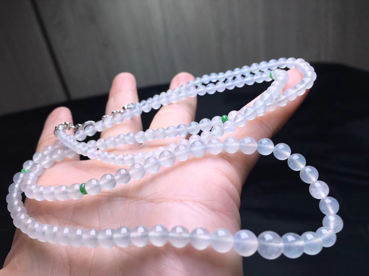 冰种珠链，卡5～3.6mm，160颗，种好，起莹，玉质细腻，均匀，颗颗精选