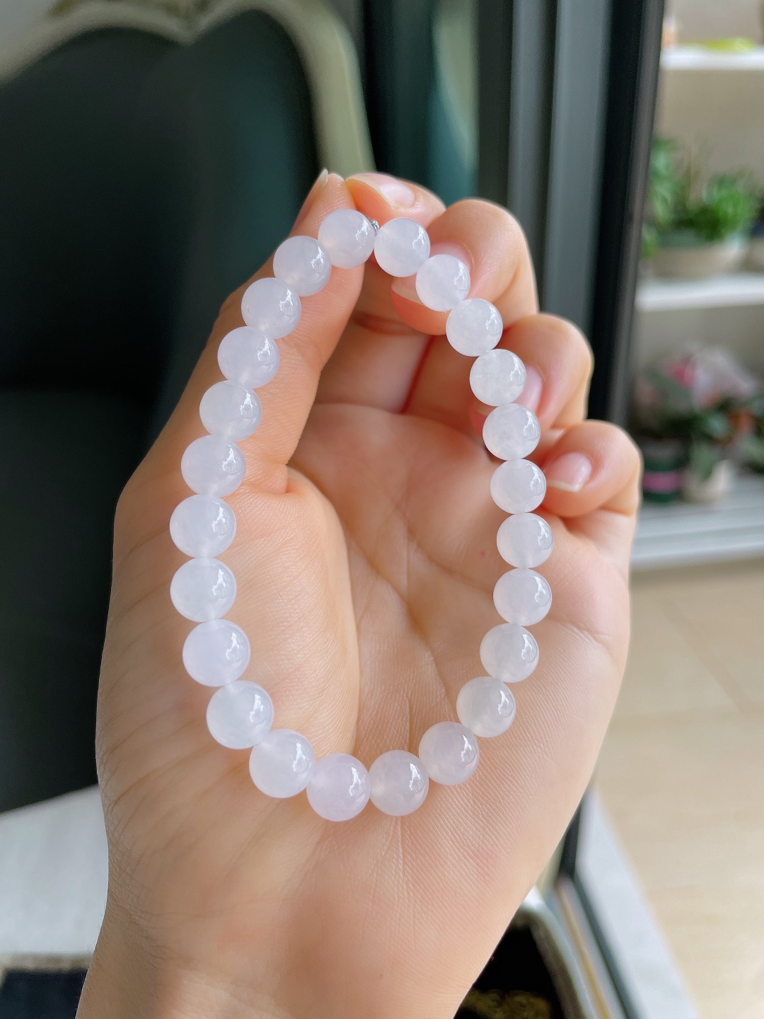缅甸天然翡翠A货，白冰手串，尺寸：7.7mm。【编4345】