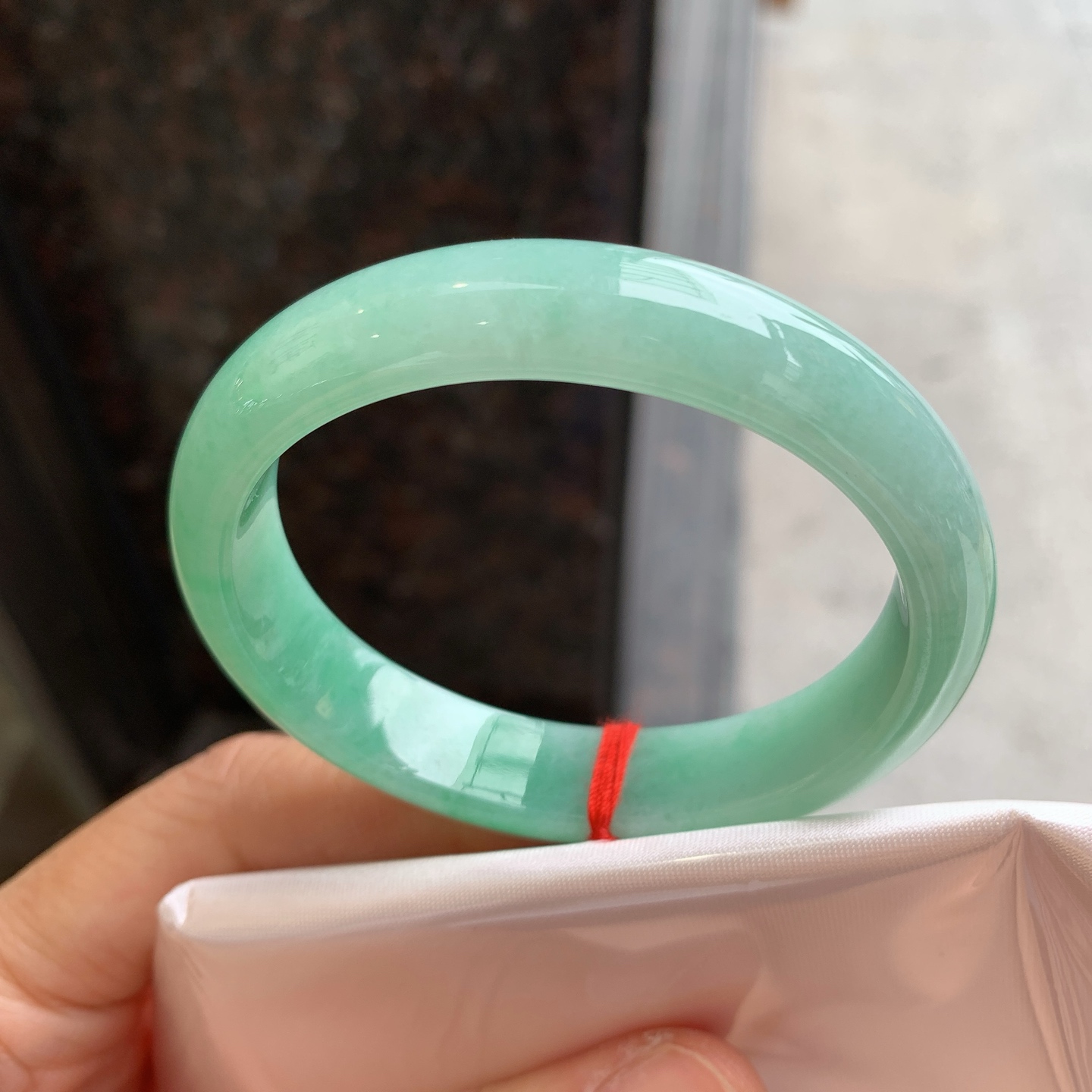 贵妃飘绿 有纹 尺寸：52/45/12/6.8 小圈口