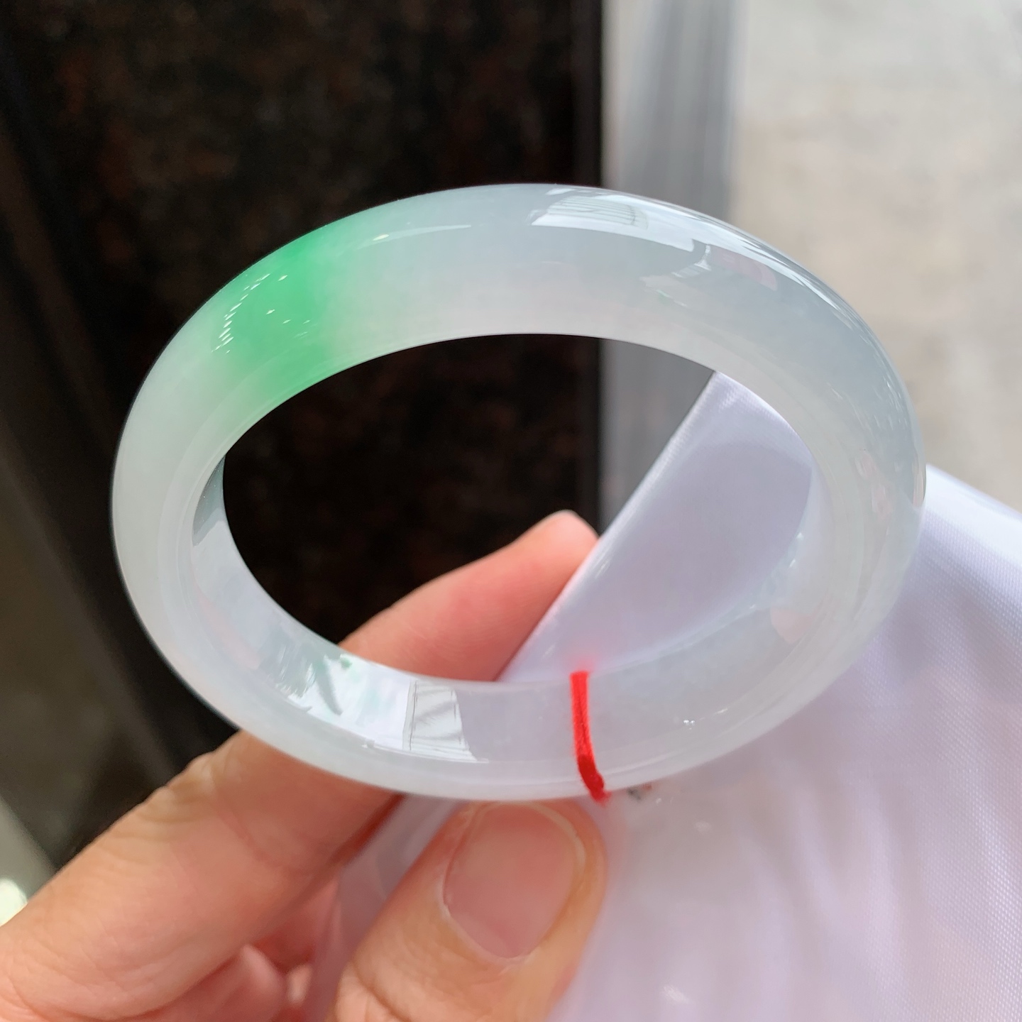 贵妃冰飘绿，微细纹，色清爽