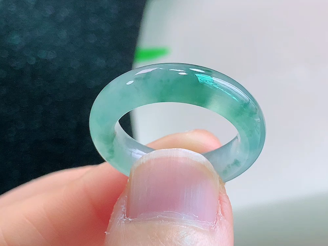 戒圈，尺寸17.4-5.8-4.1mm，圈口15，包A附证书1080