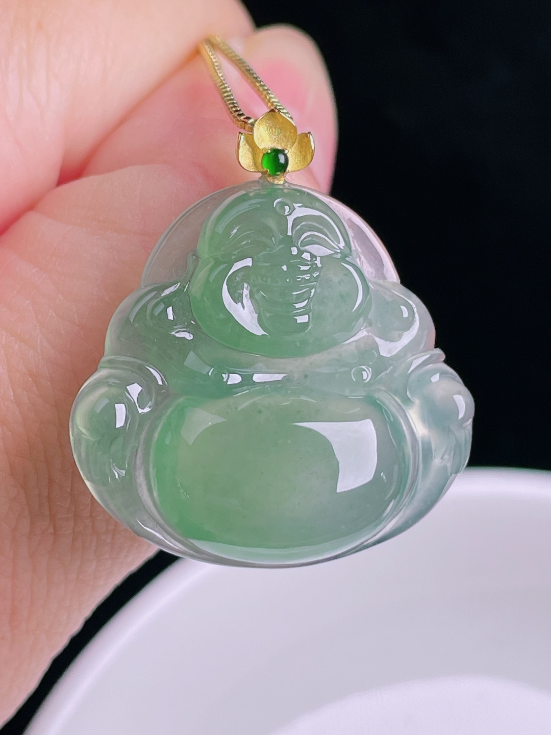 冰绿佛公，18k镶嵌，老种起光，细底通透，尺寸：30裸石24.8/27.2/6.2mm0902