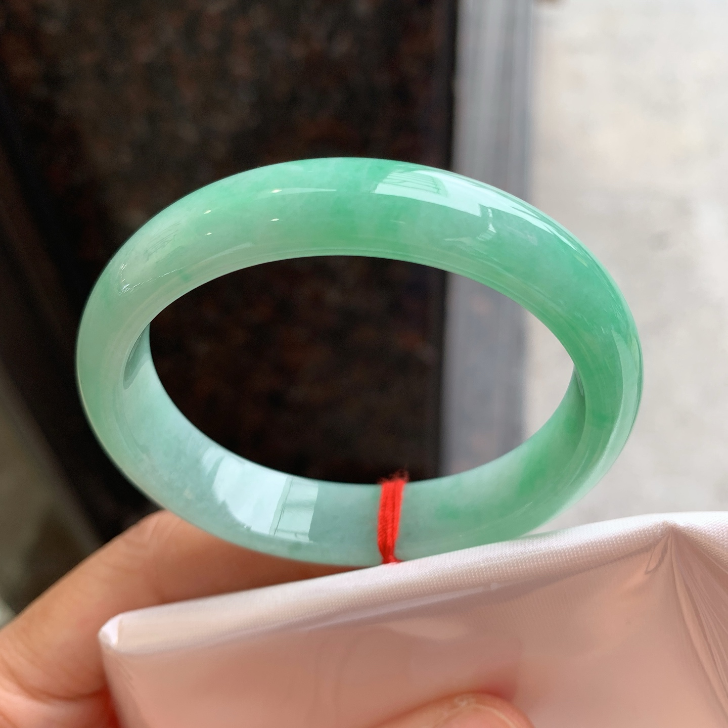 贵妃飘绿 有纹 尺寸：52/45/12/6.8 小圈口