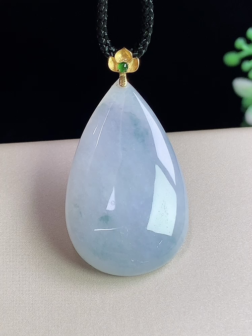 18k金镶飘花大水滴，无裂，尺寸32-19.8-4.8mm，J02yja