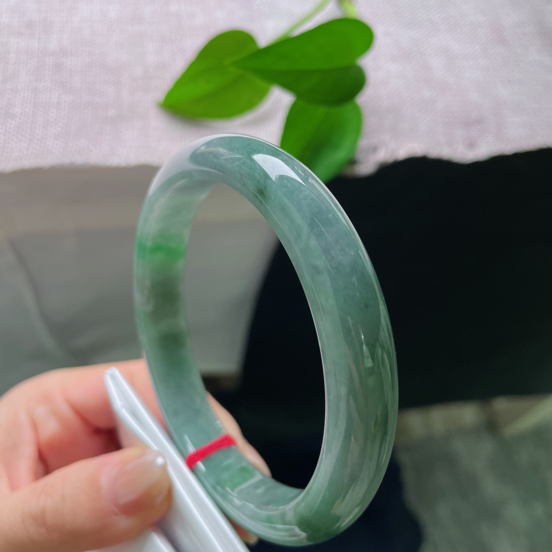 油青正圈，大圈口，水头好，一抹翠色更添新意，自带芳华，晶体，ss58021a