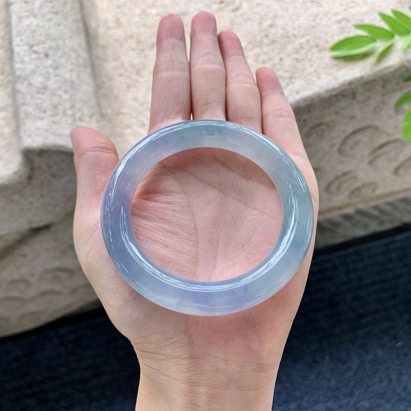 圆条51 52，圈口52.4/10/10.2，编码G9090339，冰糯，水润，种老，细腻，打灯有纹