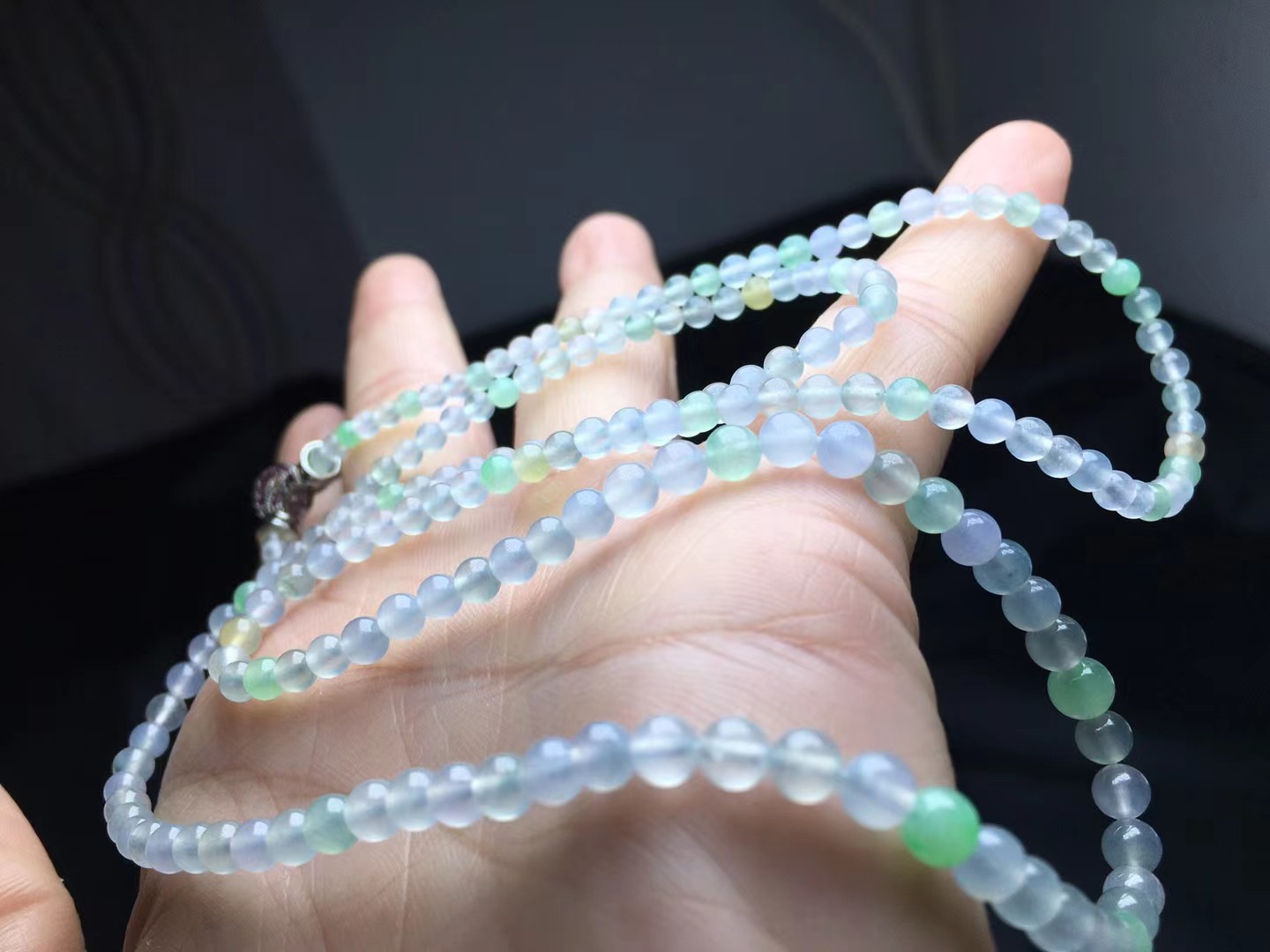 ️ 彩珠链，卡4.5～3.2mm，186颗，种好，玉质细腻，透水润，均匀，色彩清新
