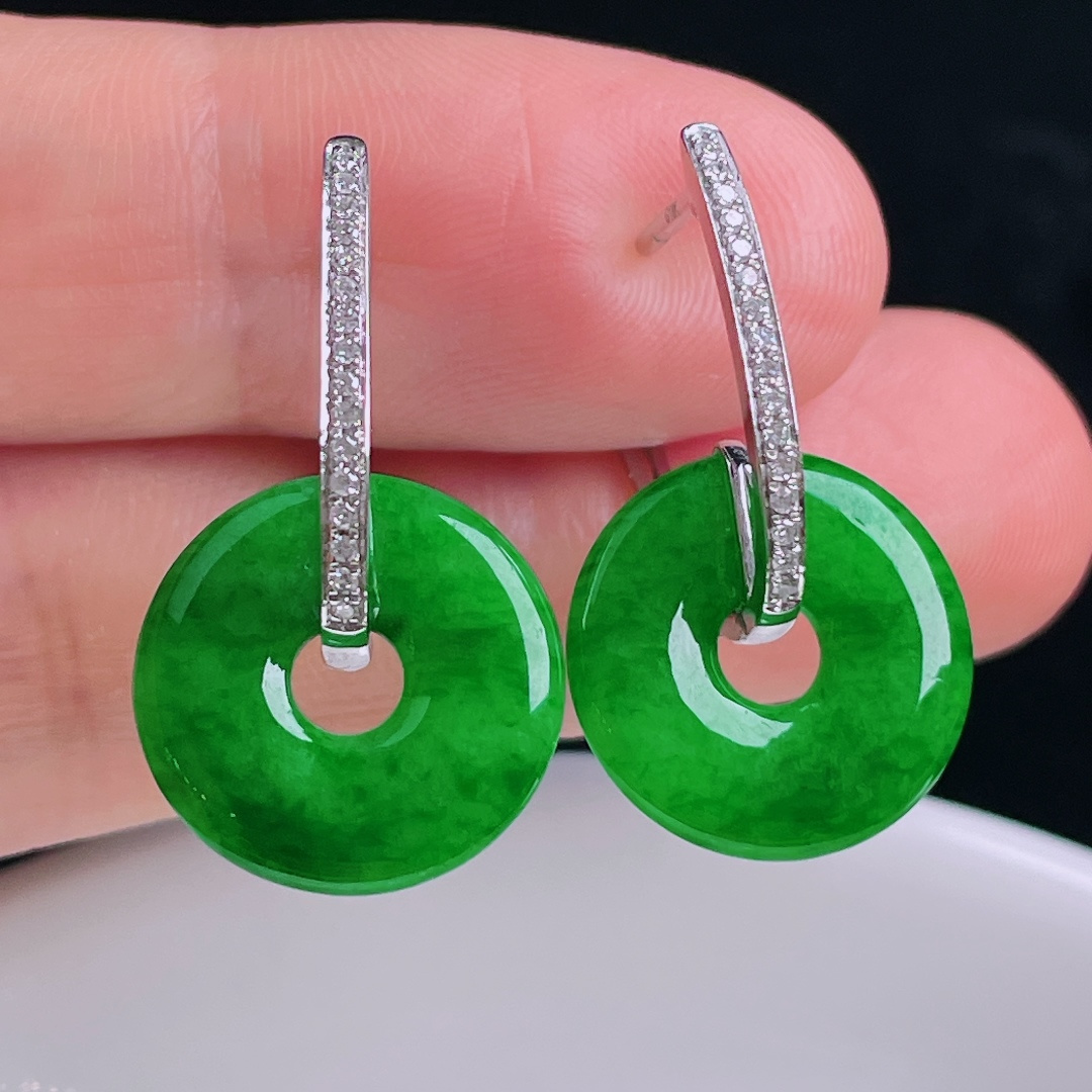 辣绿耳坠，18k镶嵌，老种起光，细底通透，尺寸：裸石15/2.9mm0902