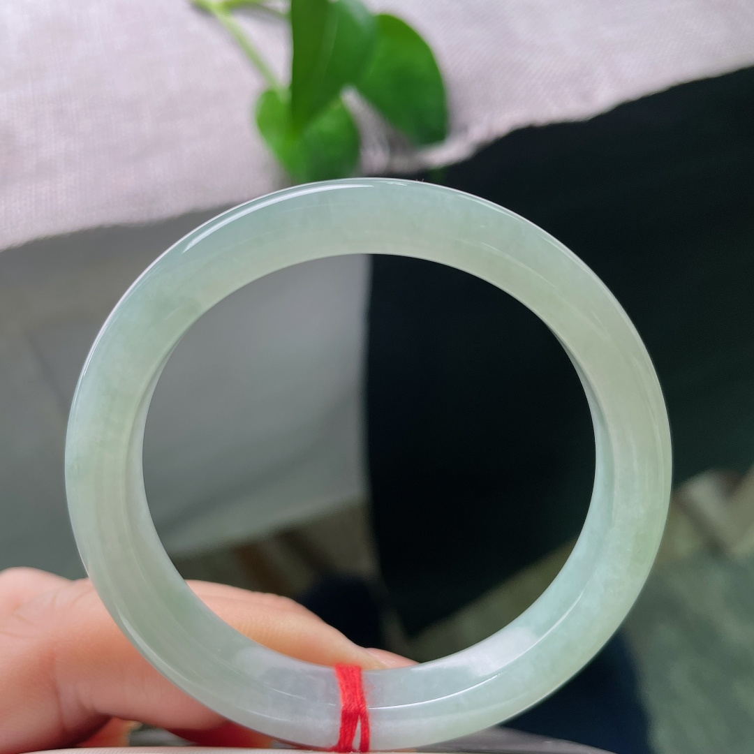 浅绿底正圈，果冻底，细润，素雅不张扬，佩戴不失甜美，皮纹，ss58011a