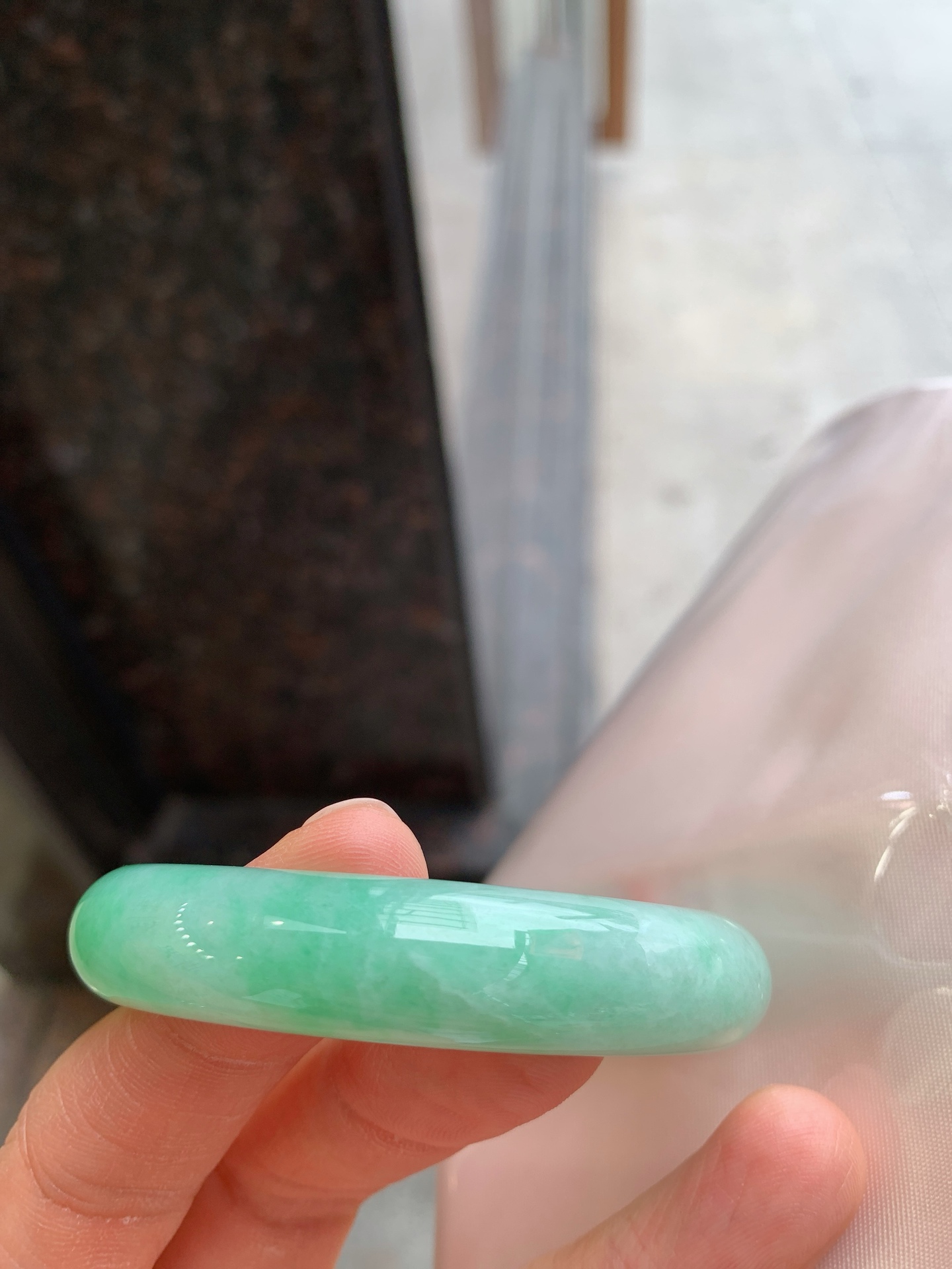 贵妃飘绿 有纹 尺寸：52/45/12/6.8 小圈口