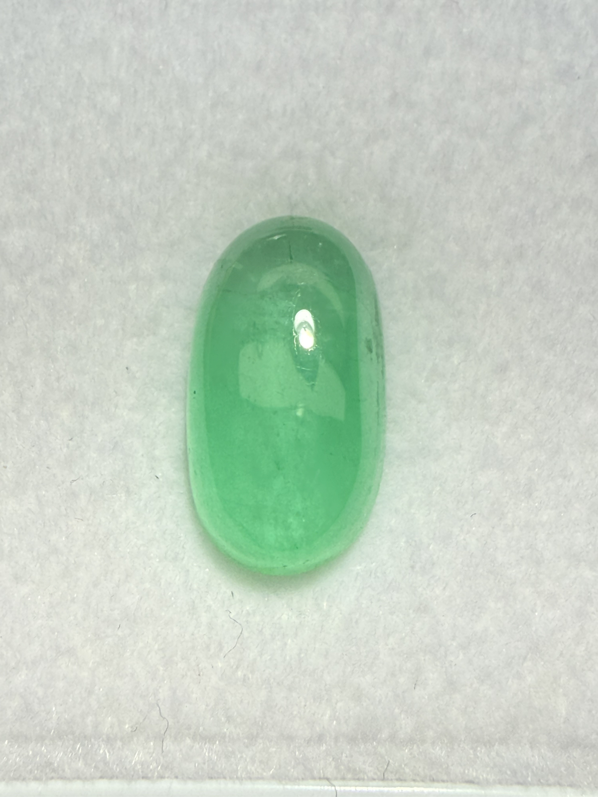 5.59ct天然哥伦比亚祖母绿裸石，尺寸14.2*8*5.7毫米，颜色美艳 ，晶体通透，火彩足