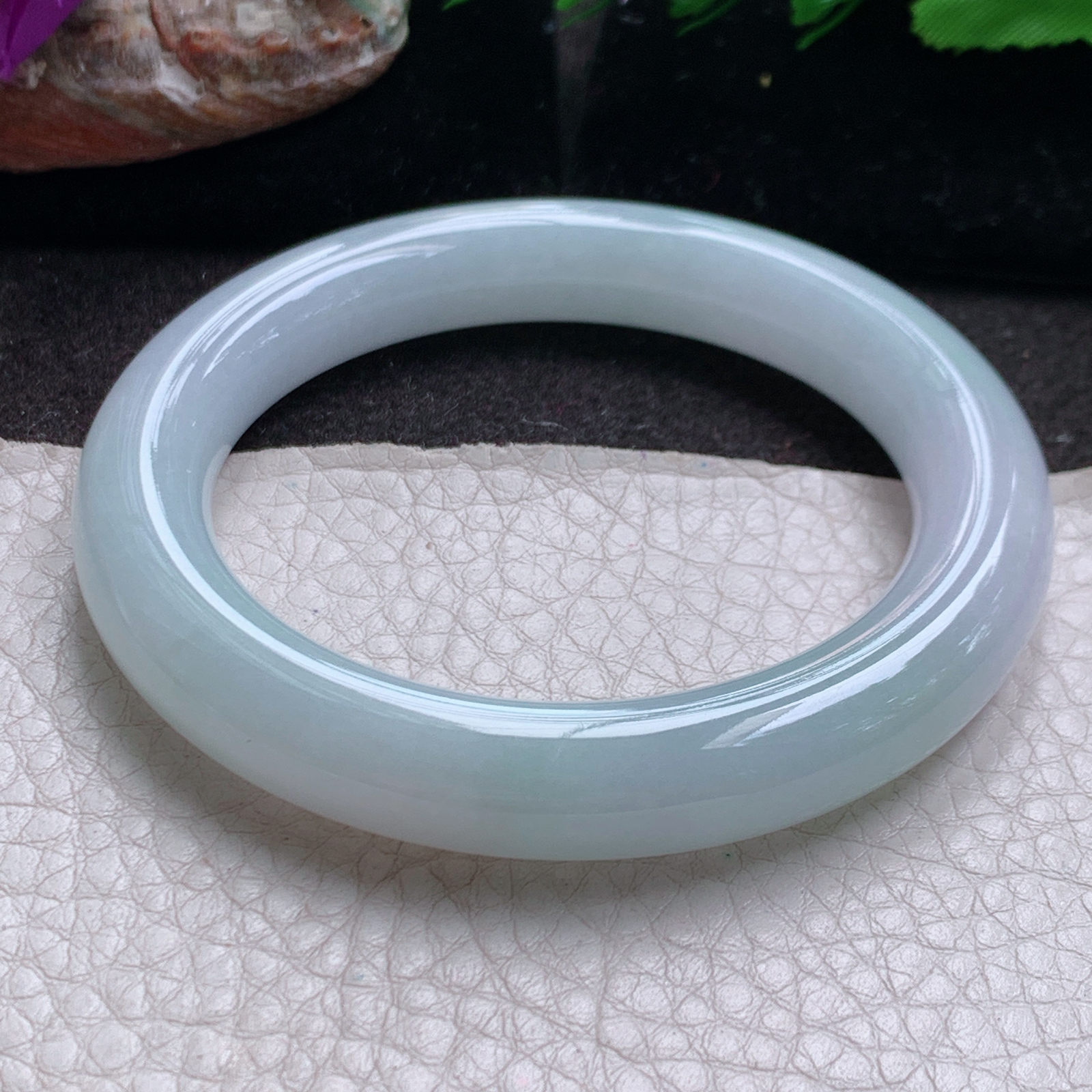 r自然光54*10.3美人镯 缅甸翡翠a货高品质纯美水润圆条玉手镯