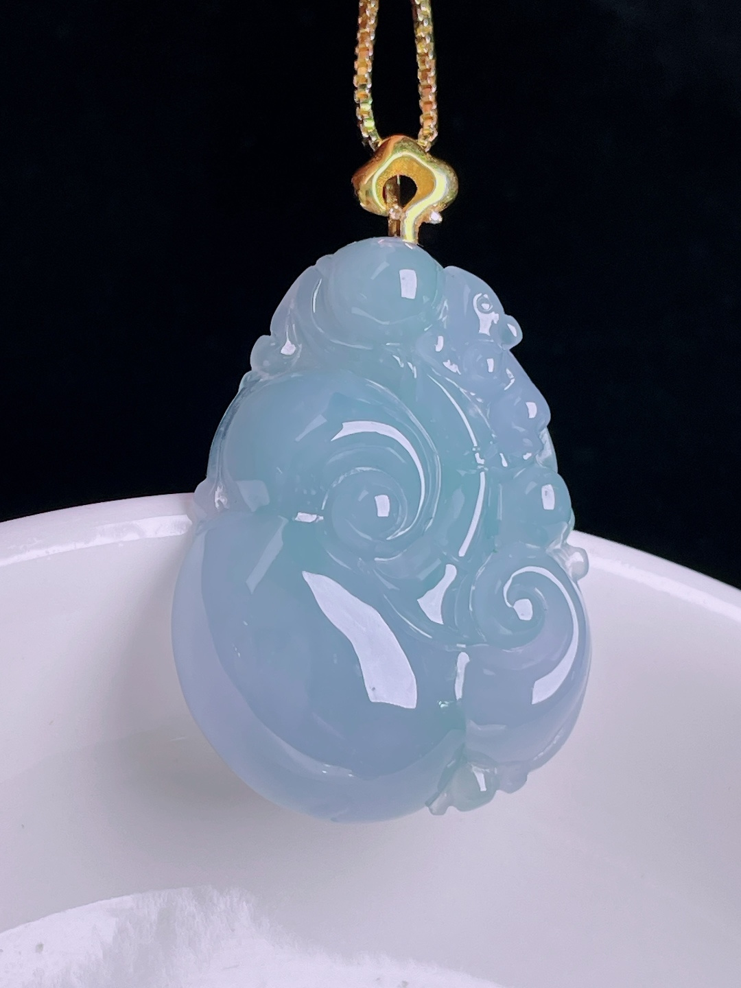 如意，18k镶嵌，老种起光，细底通透，尺寸：33.6裸石28.4/21/6.6mm0902