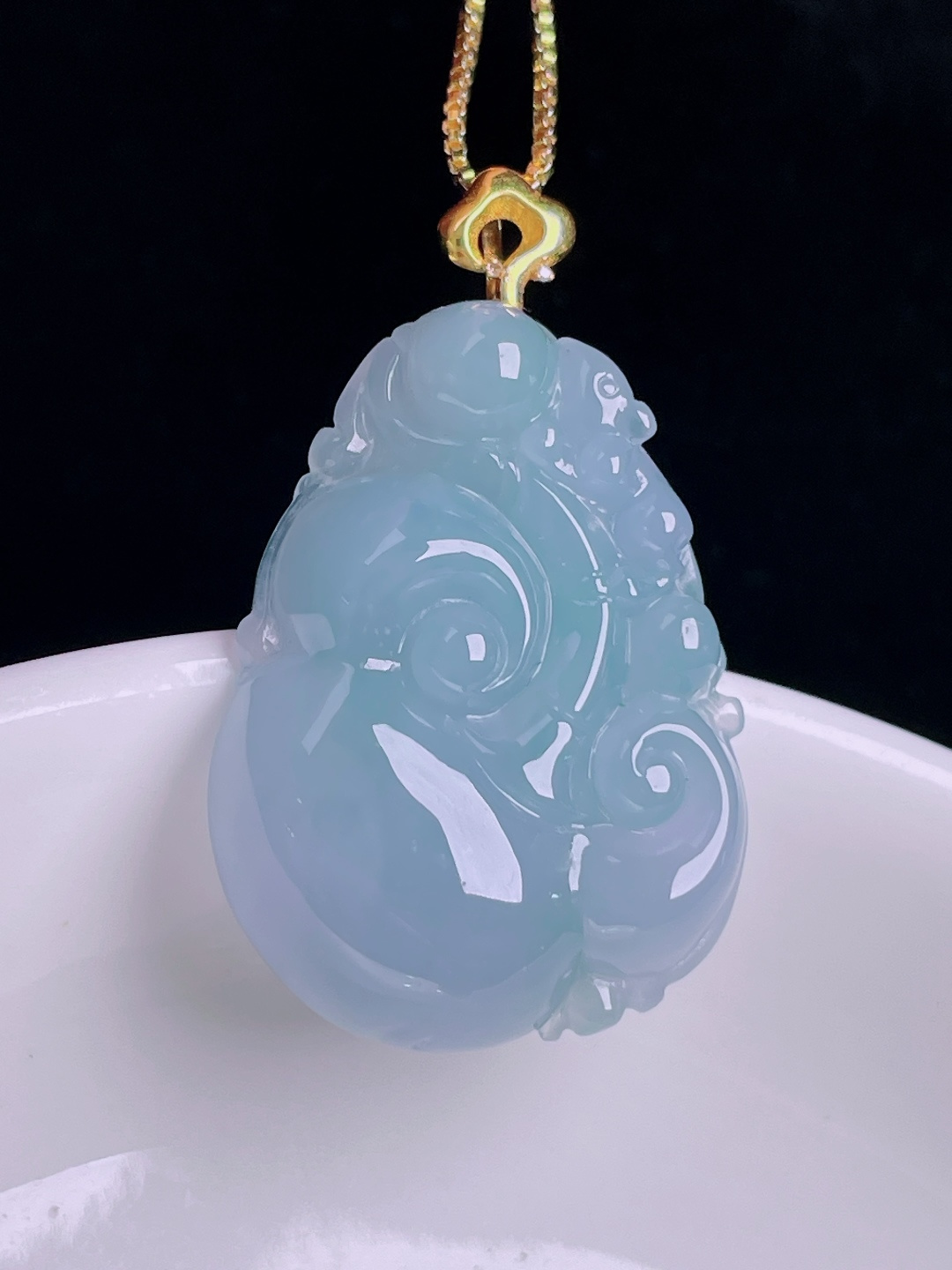 如意，18k镶嵌，老种起光，细底通透，尺寸：33.6裸石28.4/21/6.6mm0902
