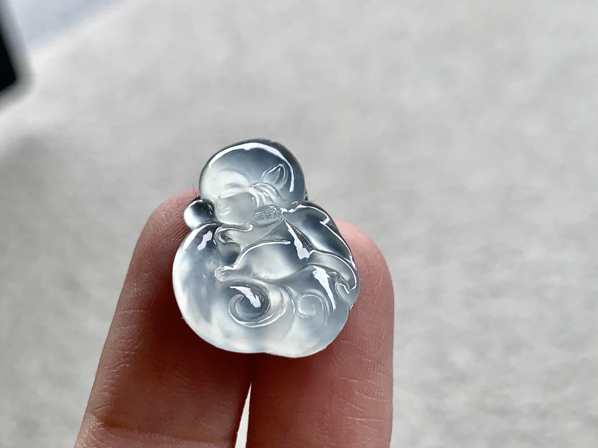 翡翠小猴，尺寸：21.2×15.5×2.5