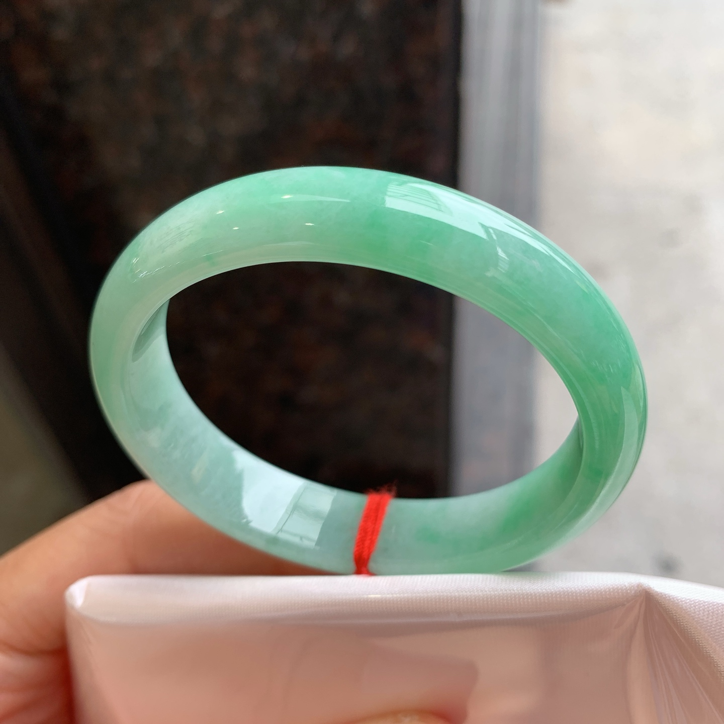 贵妃飘绿 有纹 尺寸：52/45/12/6.8 小圈口