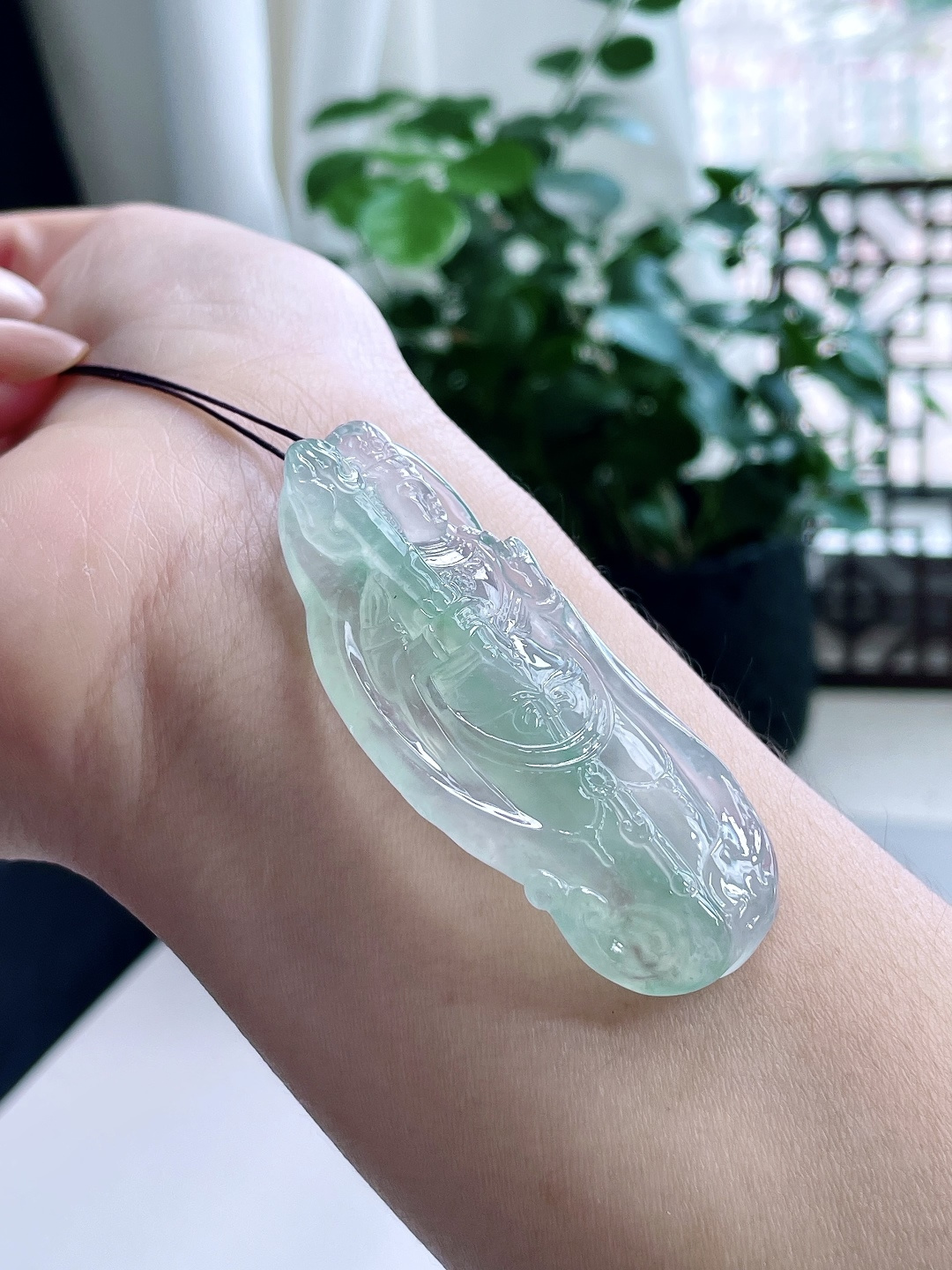 高冰木那飘花虚空藏菩萨牌吊坠，无裂，性比高，厚装起荧光