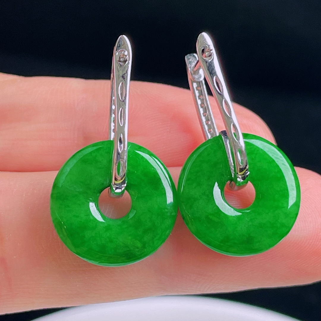 辣绿耳坠，18k镶嵌，老种起光，细底通透，尺寸：裸石15/2.9mm0902