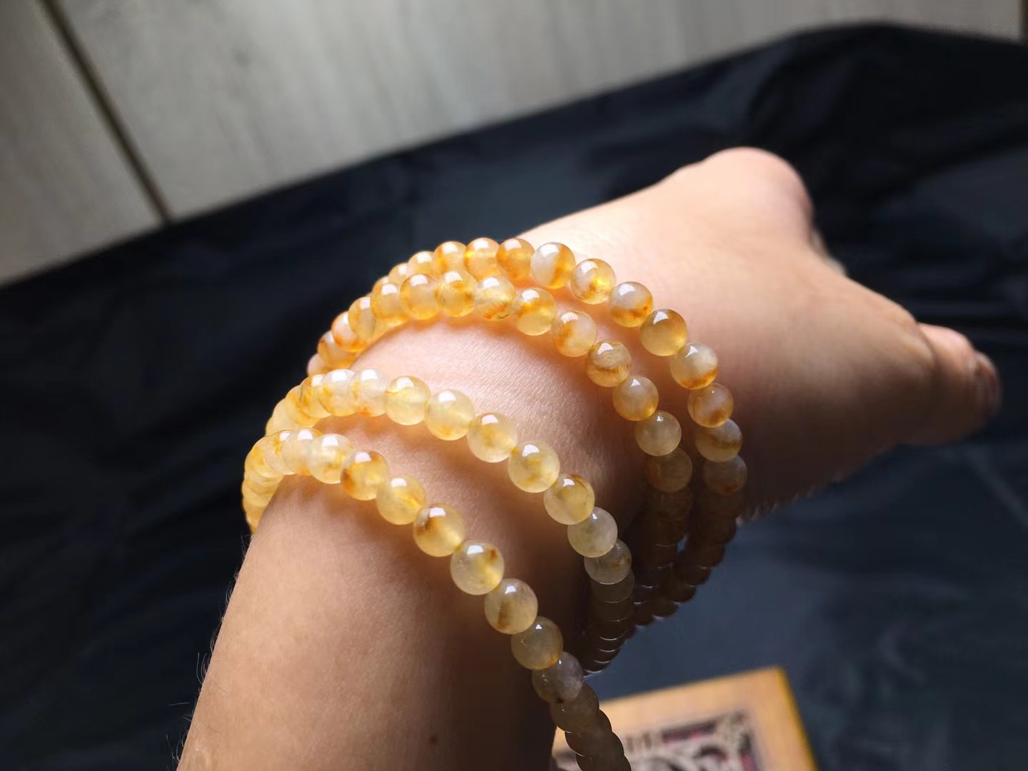 冰黄翡珠链，卡4.8～4.4mm，157颗，种好，玉质细腻，起莹，冰透水润，实物颜色更浓