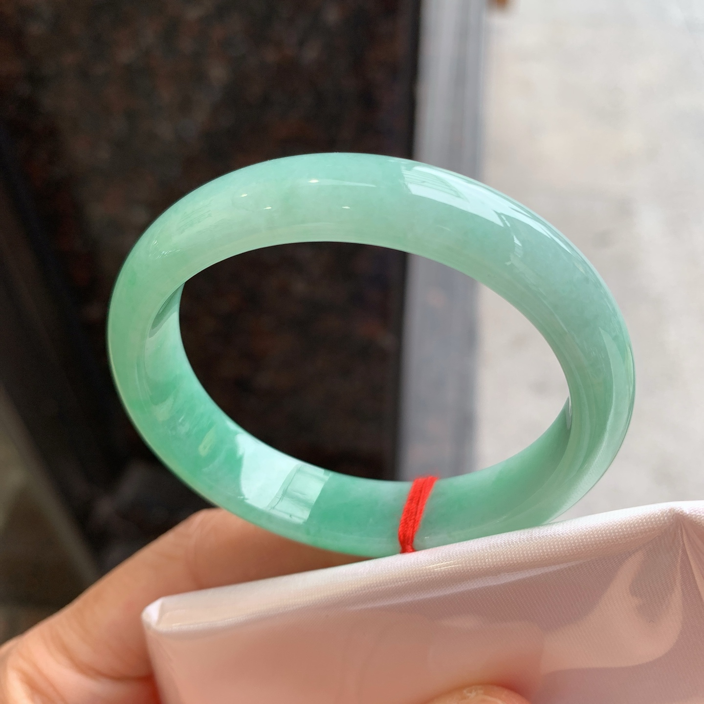 贵妃飘绿 有纹 尺寸：52/45/12/6.8 小圈口