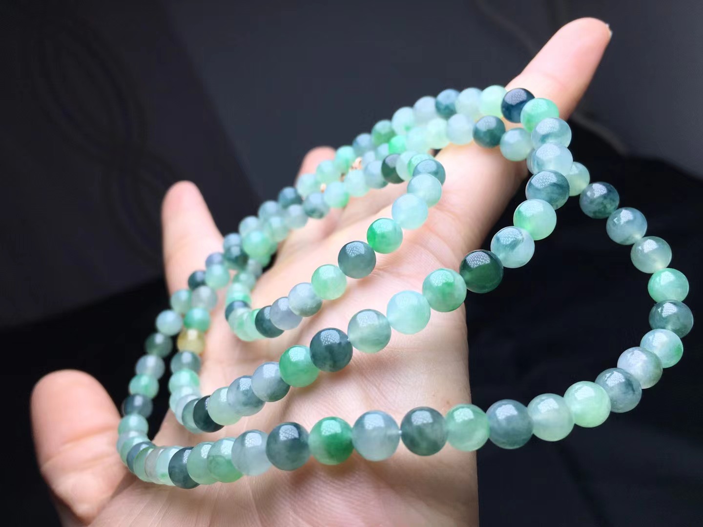 种飘花珠链，卡6.1～5.2mm，118颗，种好，玉质细腻，均匀，实物更美，颗颗精选