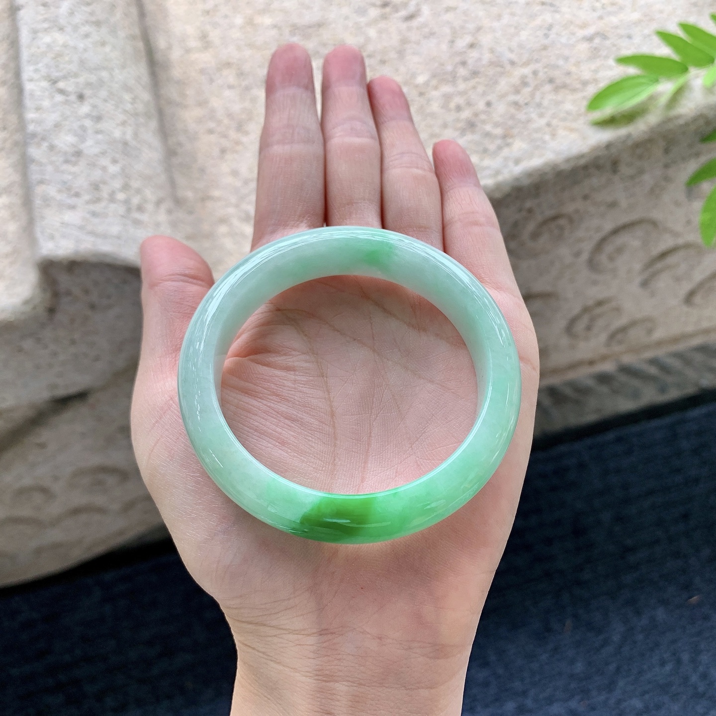 正圈52 53，细糯飘辣绿，水润，种老，细腻，打灯有棉纹