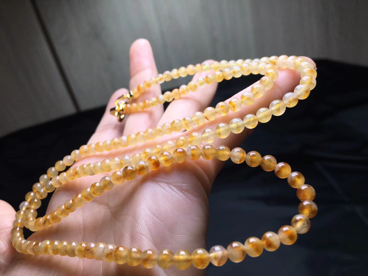 冰黄翡珠链，卡4.8～4.4mm，157颗，种好，玉质细腻，起莹，冰透水润，实物颜色更浓