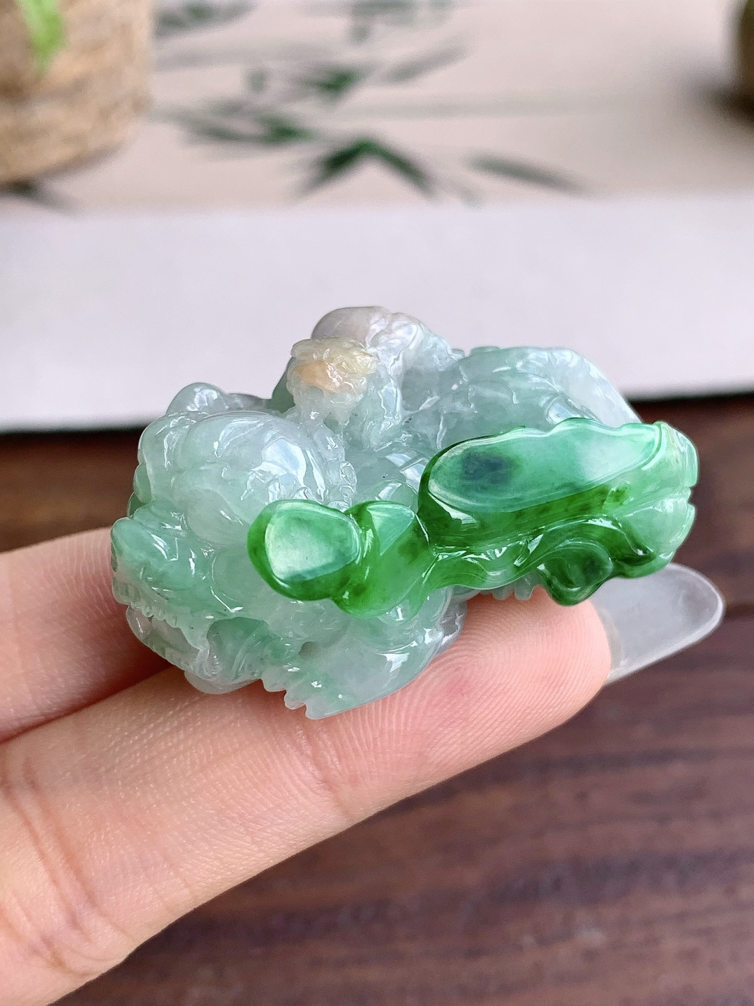 糯冰飘阳绿貔貅吊坠,缅料,性比高,超厚,尺寸46.3-23-21.3,重量33.6克