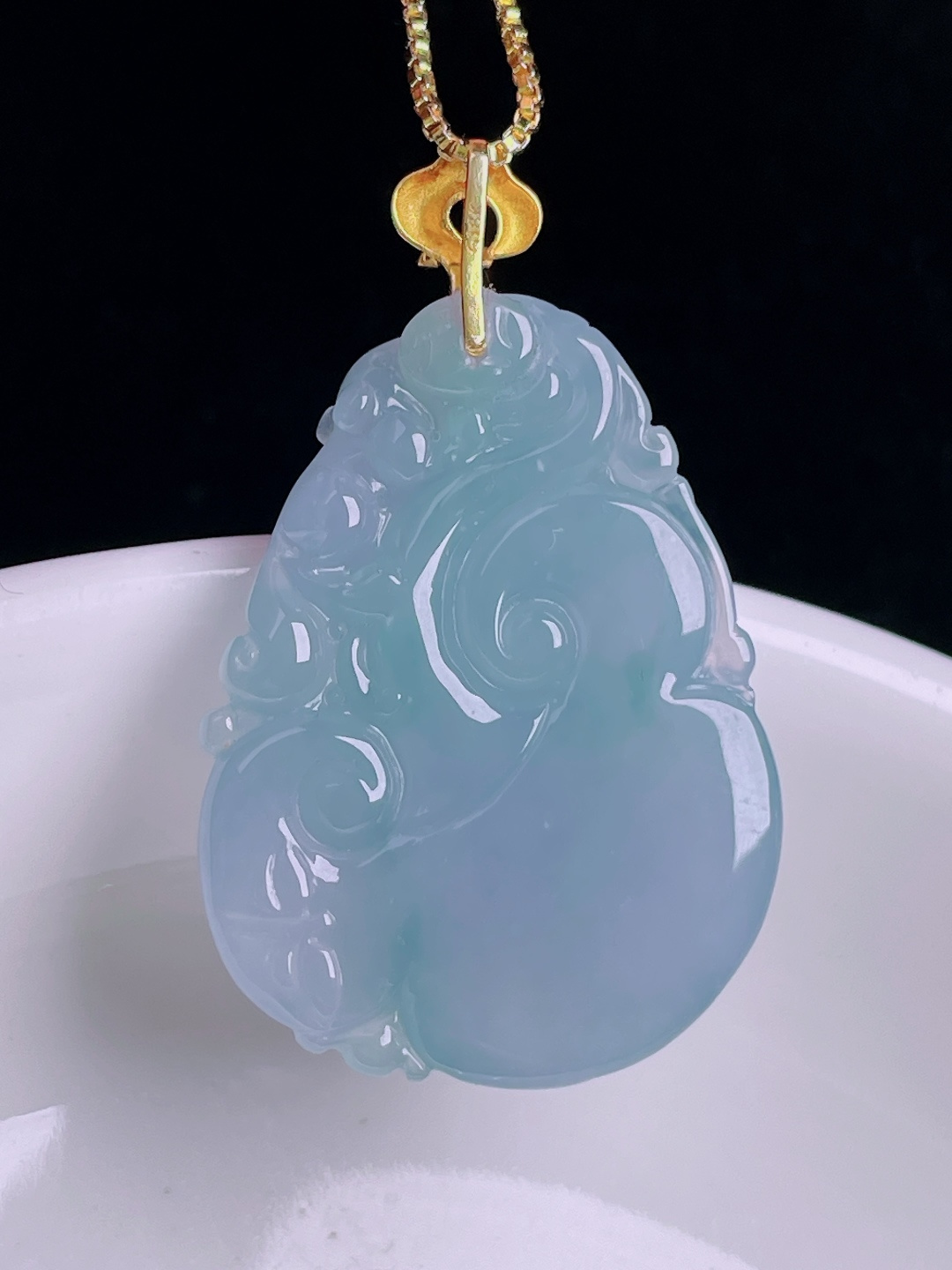 如意，18k镶嵌，老种起光，细底通透，尺寸：33.6裸石28.4/21/6.6mm0902