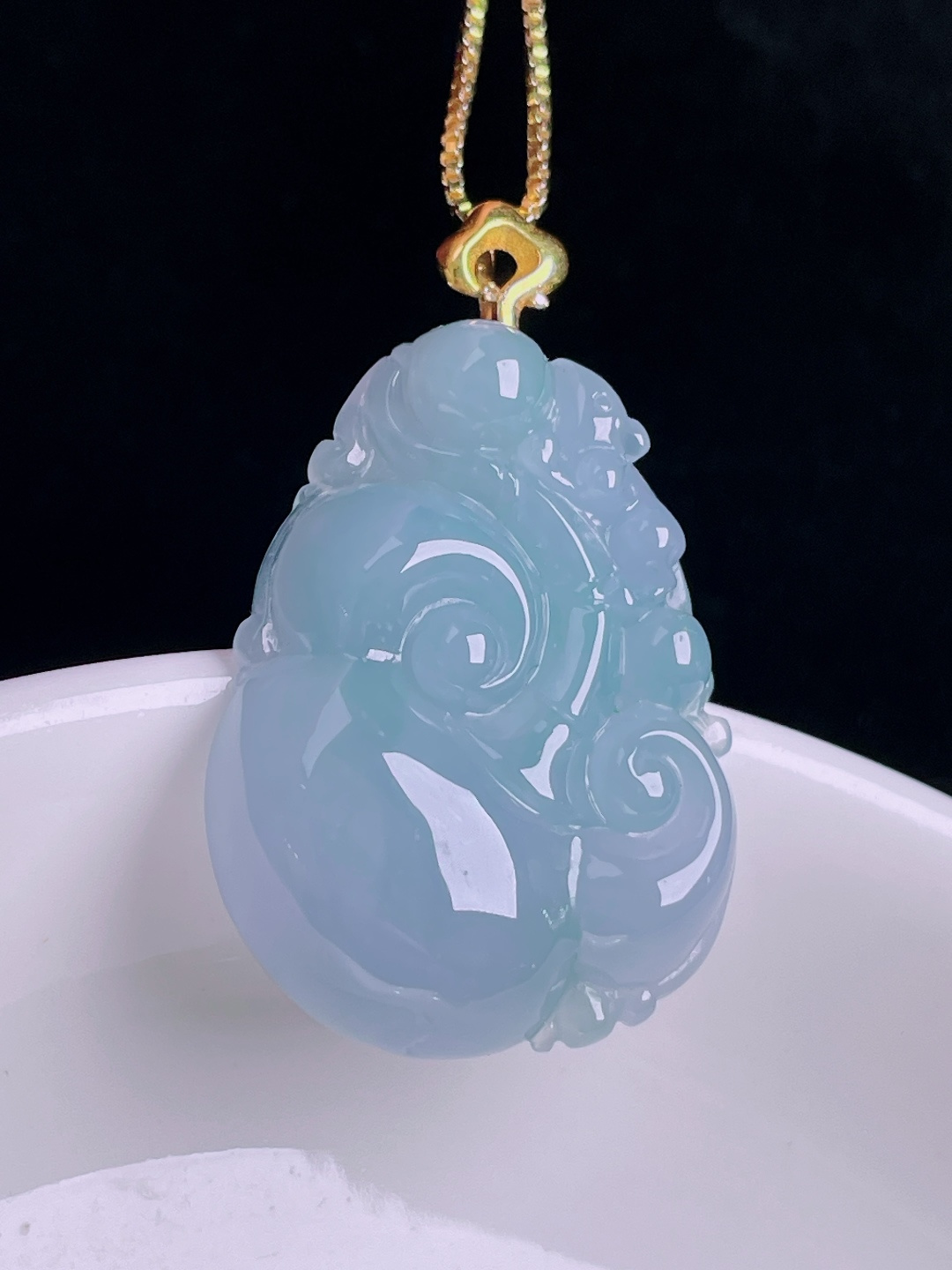 如意，18k镶嵌，老种起光，细底通透，尺寸：33.6裸石28.4/21/6.6mm0902