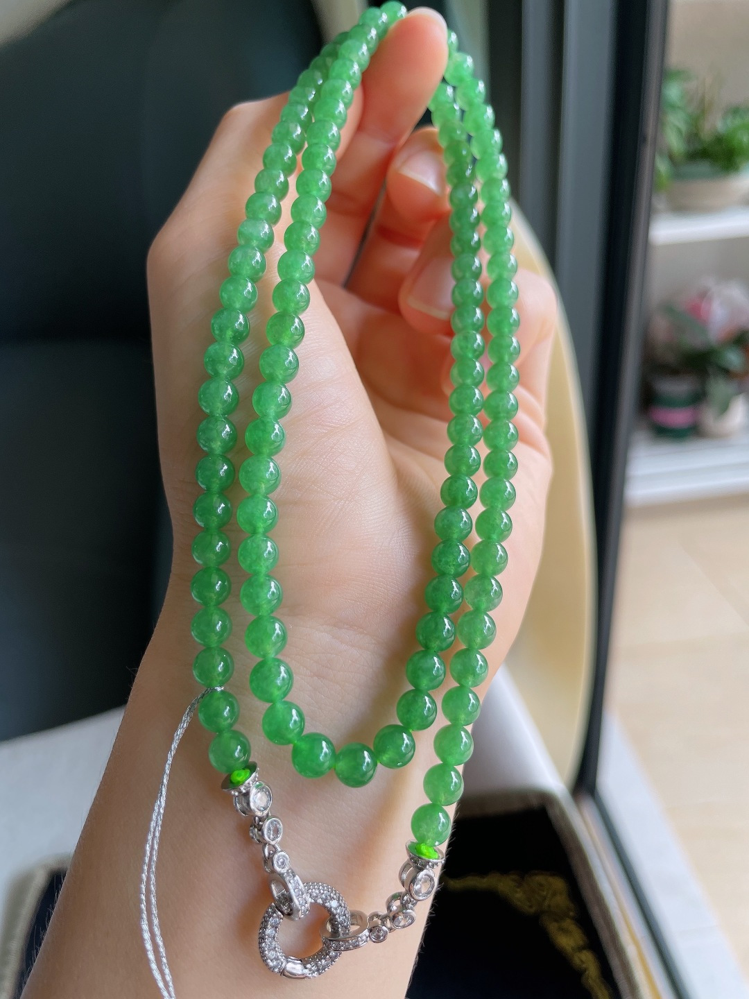 ️，缅甸天然翡翠A货，冰满绿珠链，尺寸：5.5mm108颗。【编4562】