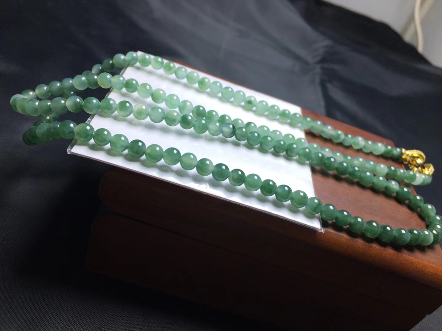 ️ 种飘花珠链，卡5.4mm，138颗，种好，玉质细腻，颗颗精选
