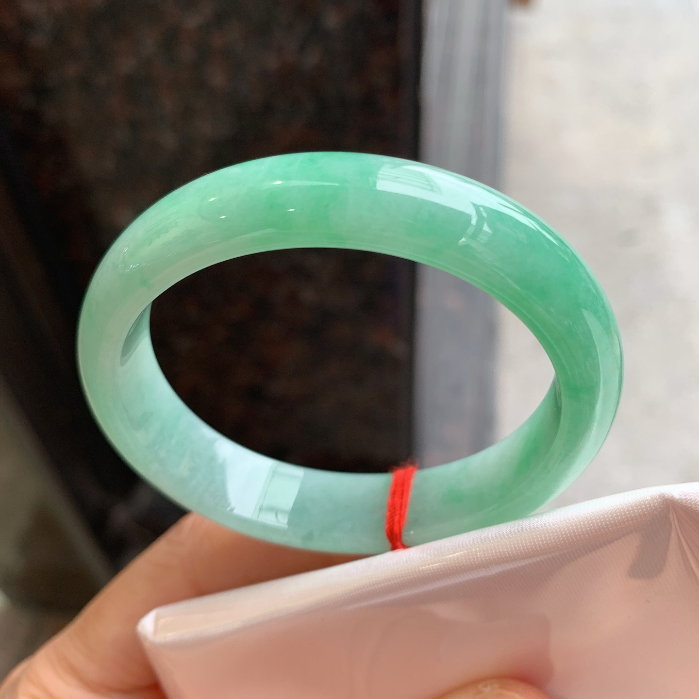 贵妃飘绿 有纹 尺寸：52/45/12/6.8 小圈口