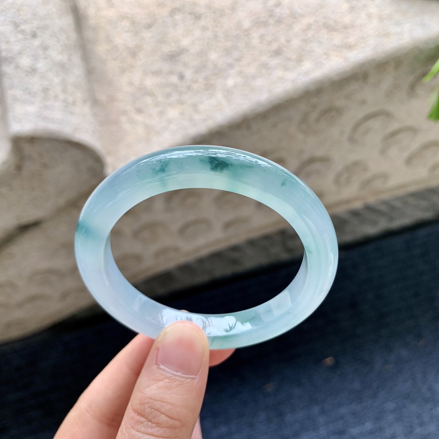 正圈50 51，圈口51.2/9.4/8，编码DZ090202，描述冰晴蓝飘花，清透，水润，种老，细腻，打灯有棉线