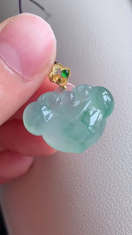 翡翠精品，如意头，冰种无裂，飘绿花18k金，尺寸23.3-17-6.2 aa93