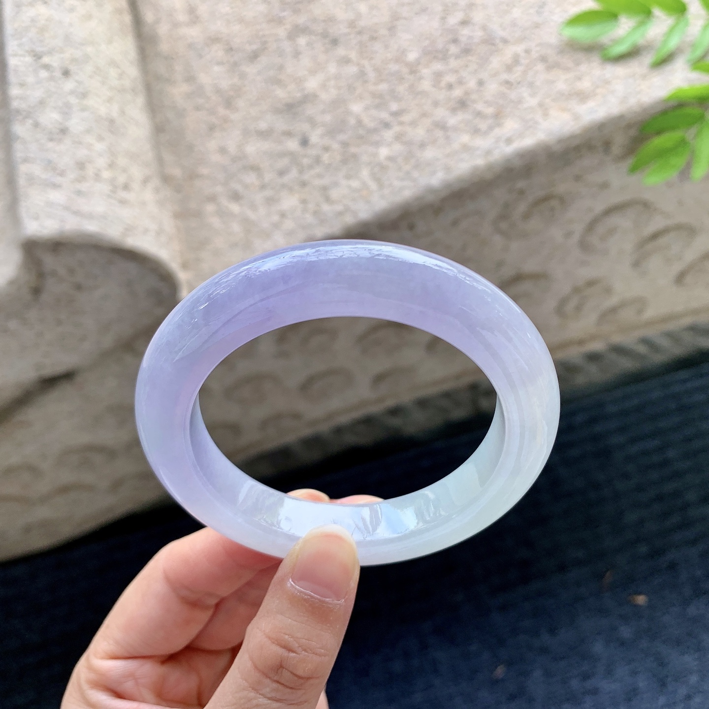正圈54 55，圈口55/11.3/10，编码T1090430，描述冰糯，水润，种老，细腻，打灯有棉线