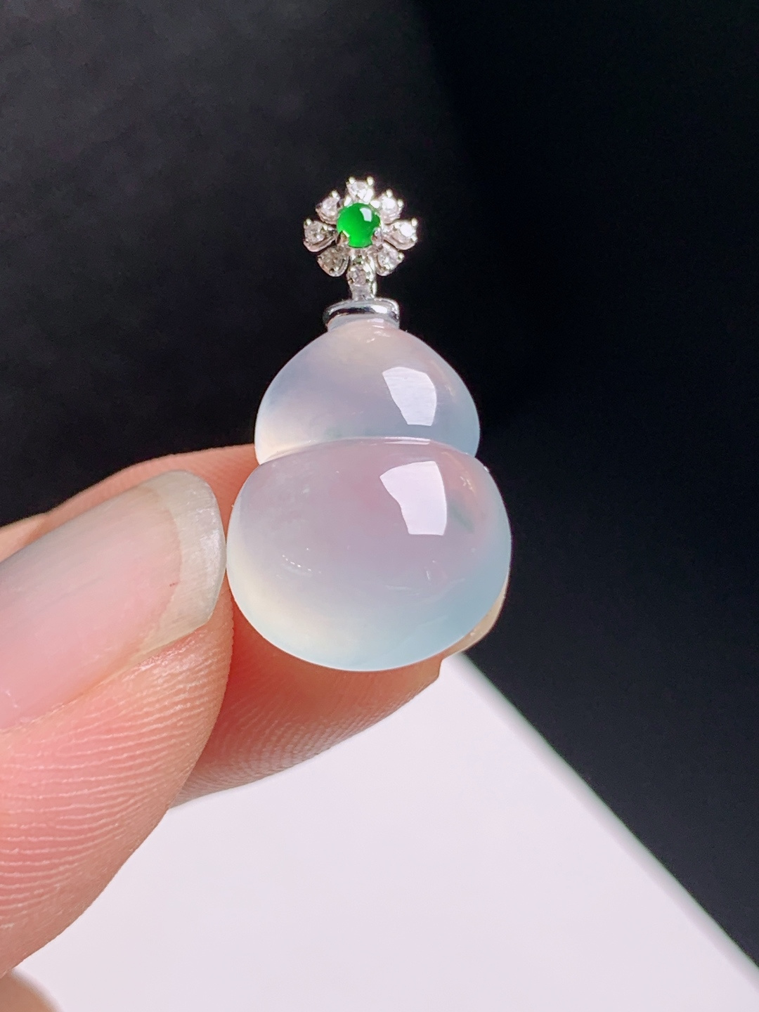 冰种葫芦吊坠，冰透胶润，形态饱满，福禄相伴，裸石16.8-12.2-6.622.8
