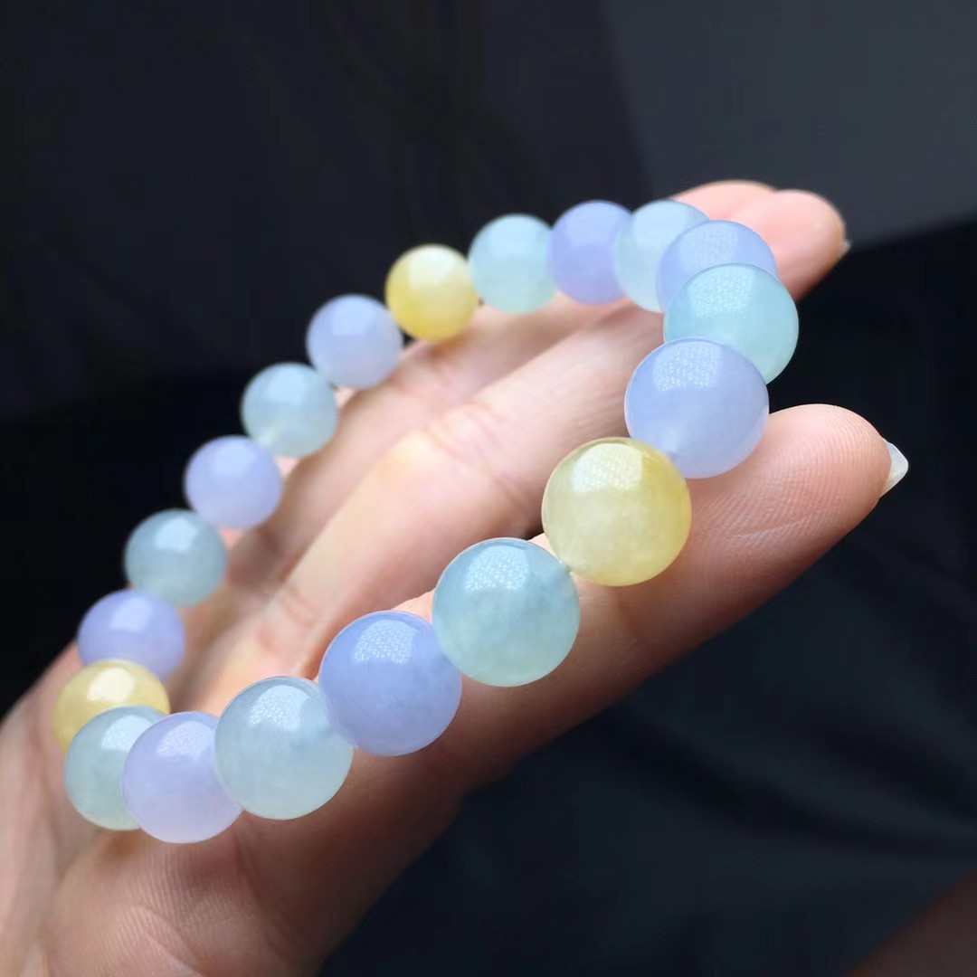 ️ ️马卡龙手串，卡10mm，19颗，种好，玉质细腻，色彩清新，颗颗精选，度极高