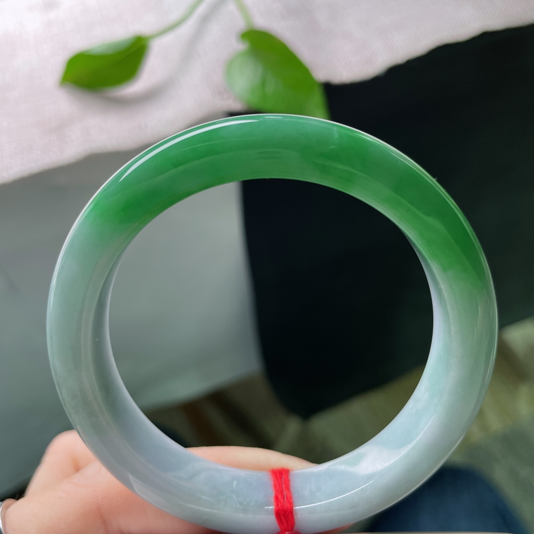 56.2/11.7/8.5，春彩正圈，一半春柔紫，一半夏清绿，来自腕间的浪漫，无裂，ss58196a