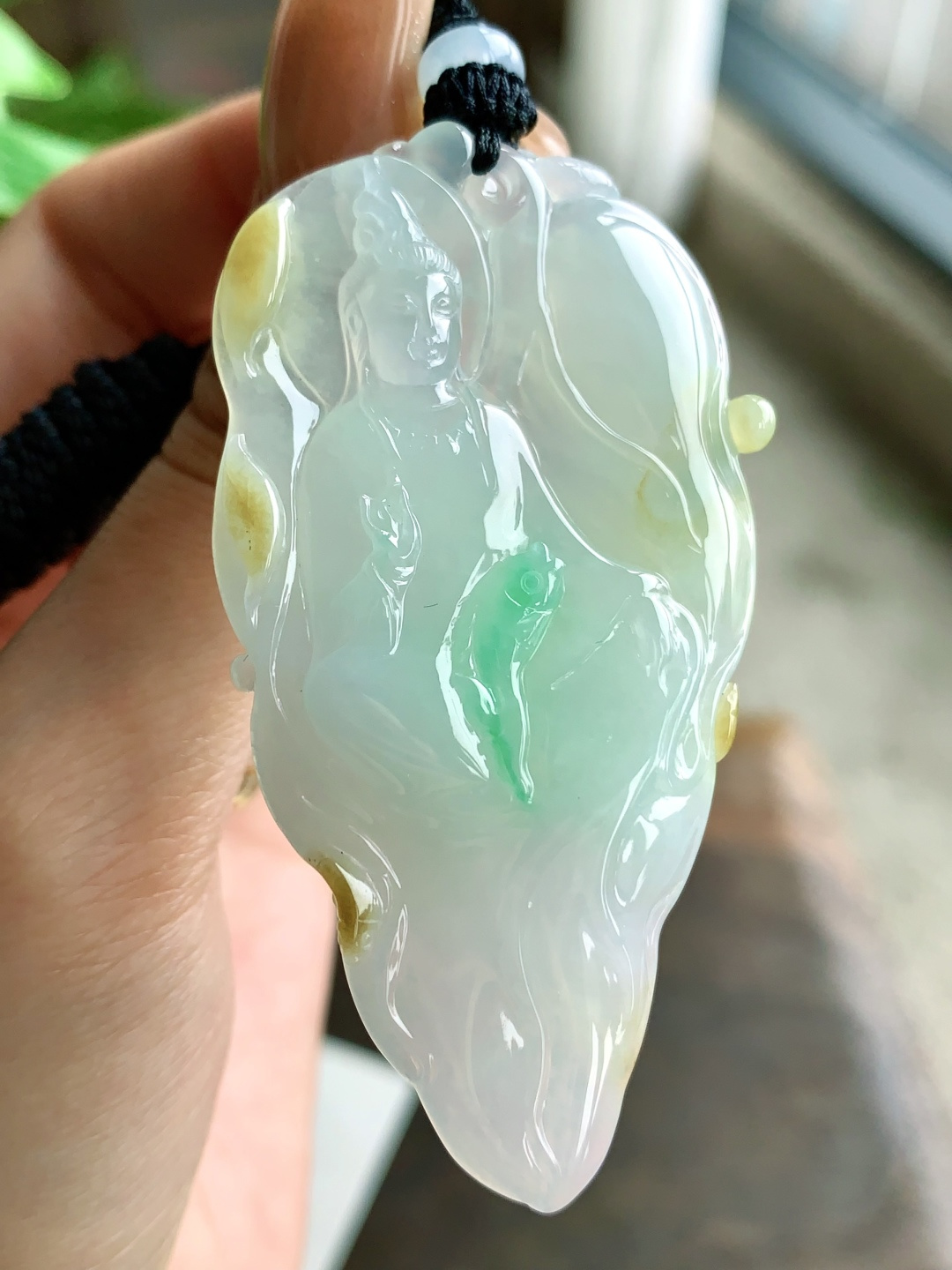 冰飘黄翡飘绿花素衣观音牌吊坠，缅料性比高厚装飘花，尺寸66.5-33.7-6，重量22克