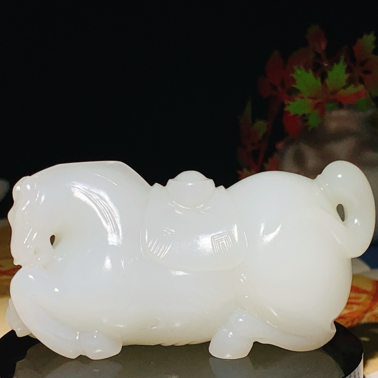 新疆和田玉羊脂白玉马到成功马把件！尺寸73/30/37重148.5克 玉质细腻油润。手推出油。佩戴高