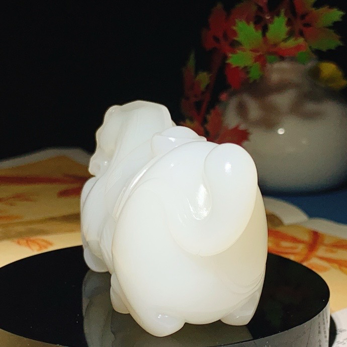 收藏级！新疆和田玉羊脂白玉马到成功马把件！尺寸73/30/37重148.5克 玉质细腻油润。手推出油。佩戴高端典雅。lt260902