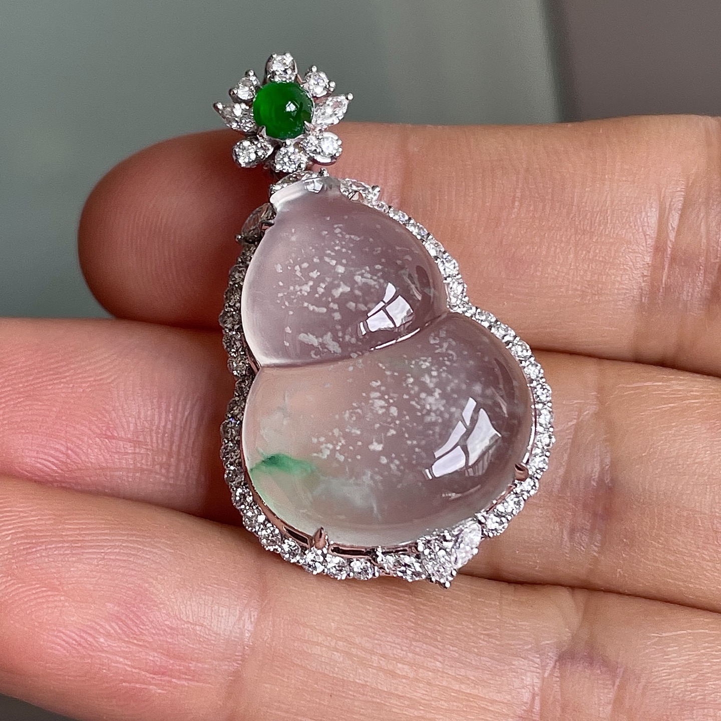 高冰雪花棉葫芦吊坠，饱满水润，18k金镶嵌，无裂，裸石尺寸21.8/17.2/6--34/19.8/9.6编码0902好数字
