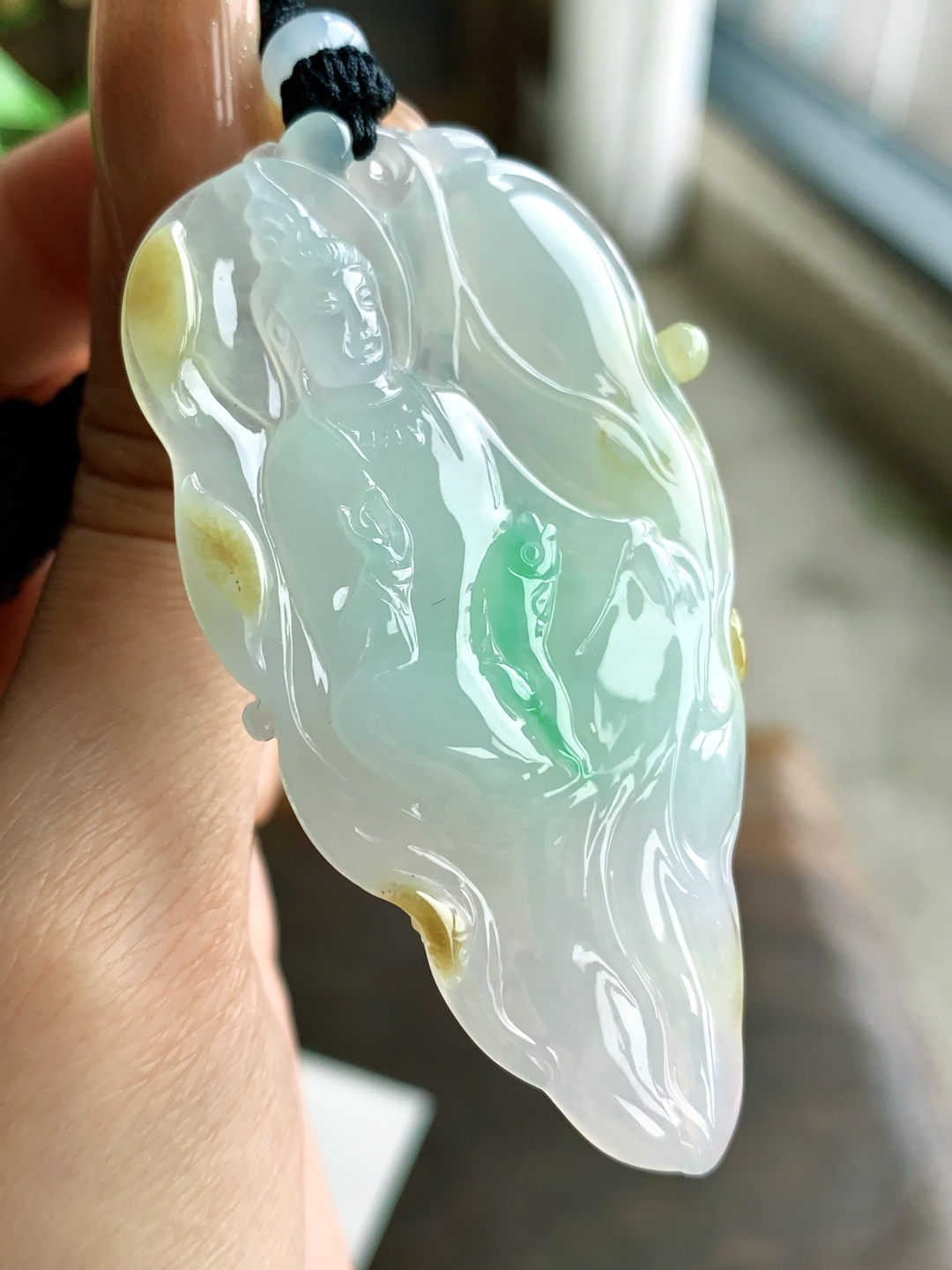 冰飘黄翡飘绿花素衣观音牌吊坠，缅料性比高厚装飘花，尺寸66.5-33.7-6，重量22克