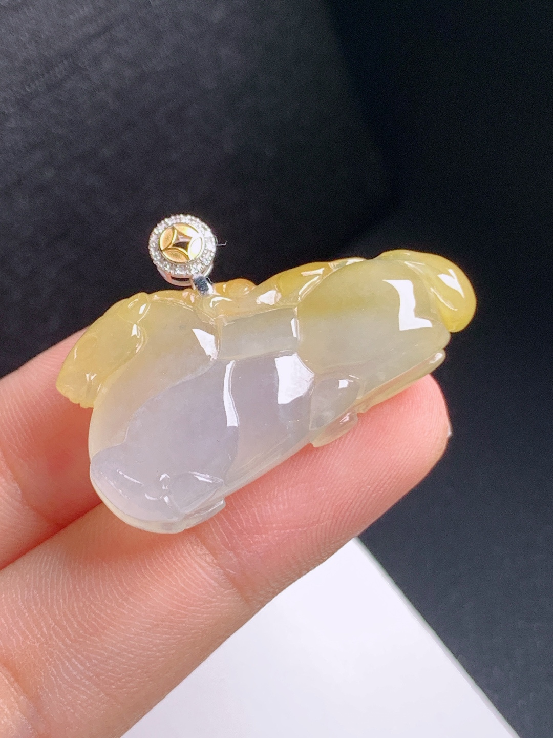 黄翡唐马吊坠，水润通透，雕工立体，马到功成，裸石18.3-33.8-7.922.6，083108