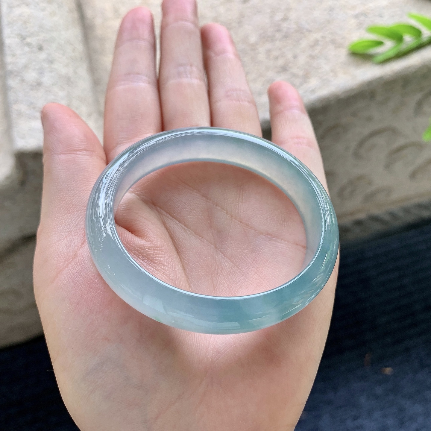 糯冰晴蓝，水润，种老，细腻，打灯有棉线